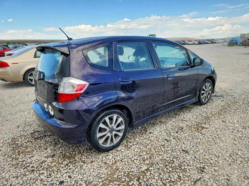 2013 HONDA FIT   