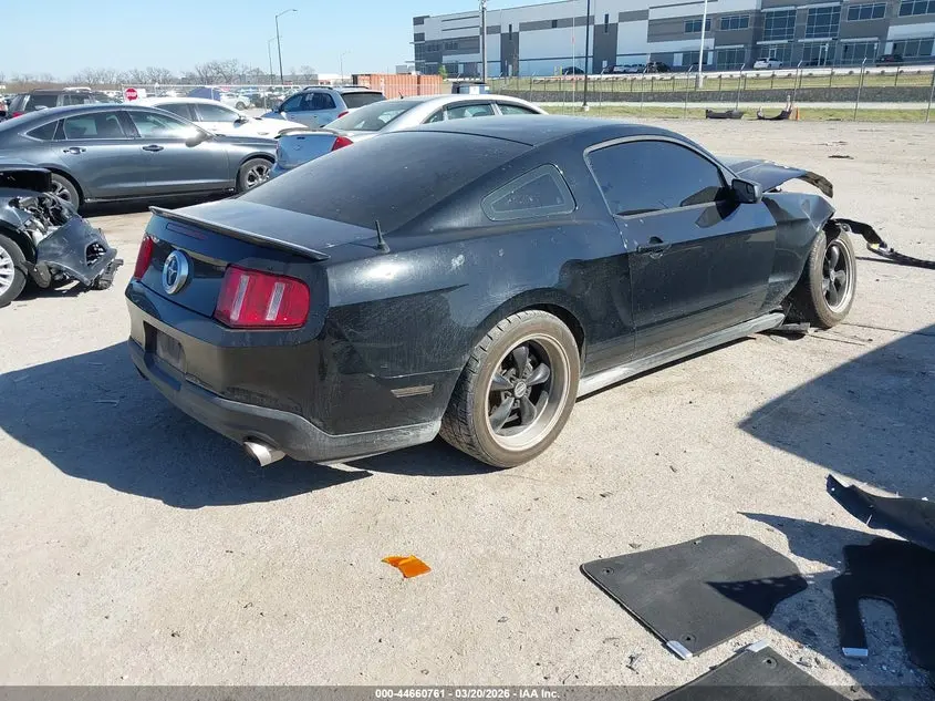 2012 FORD MUSTANG V6