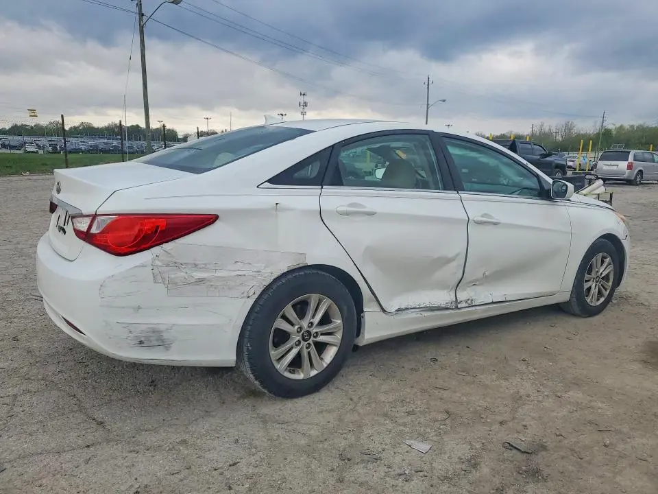 2013 HYUNDAI SONATA GLS  