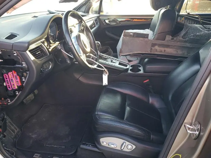 2018 PORSCHE MACAN   