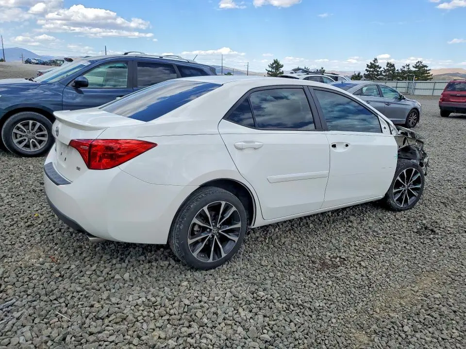 2017 TOYOTA COROLLA SE  