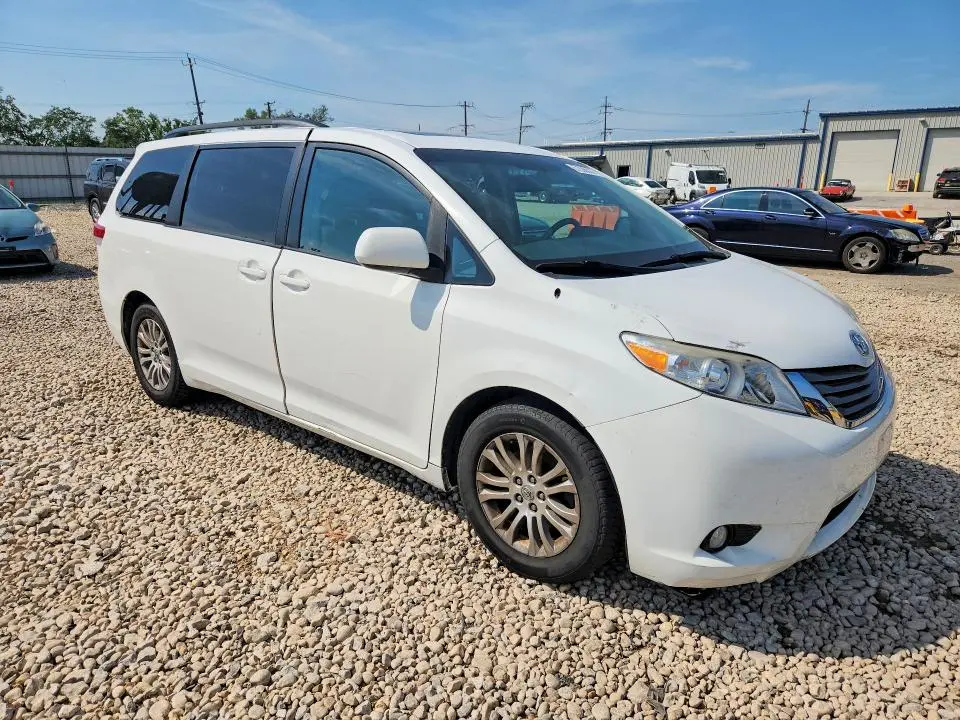 2011 TOYOTA SIENNA XLE 8-PASSENGER  