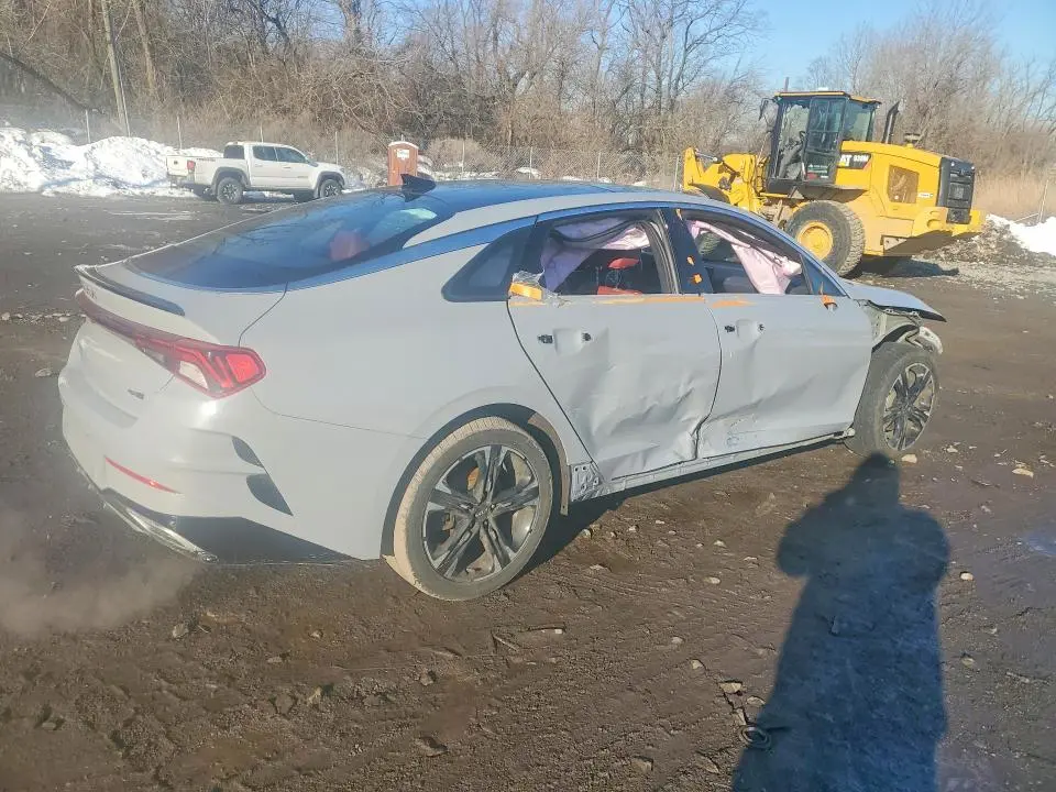 2022 KIA K5   