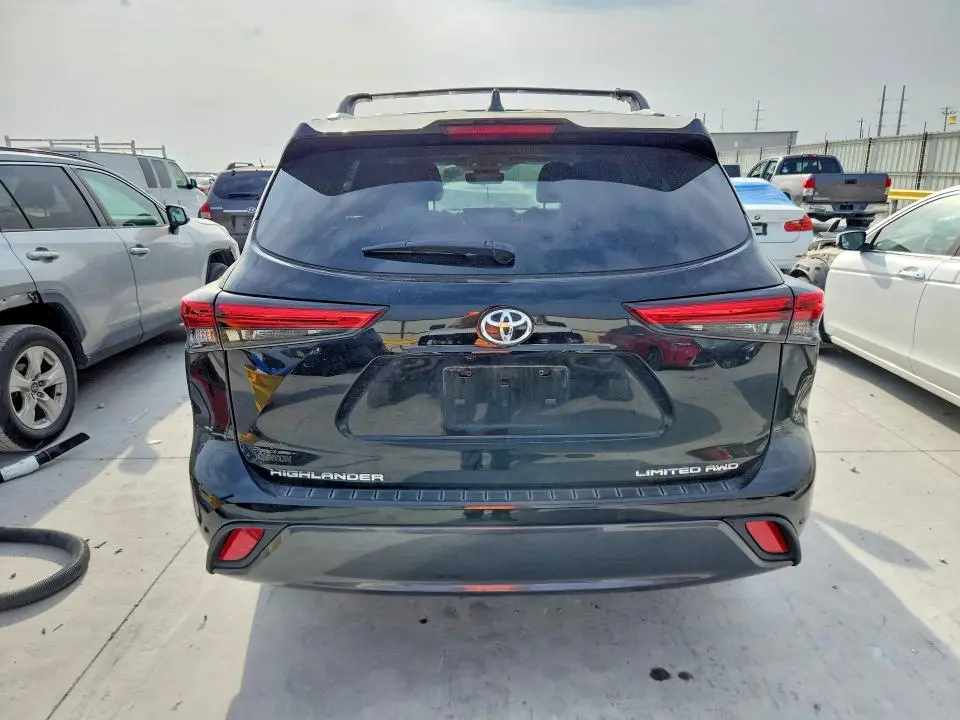 2022 TOYOTA HIGHLANDER LIMITED  