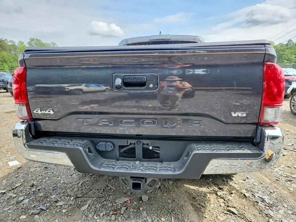2018 TOYOTA TACOMA SR5 V6  