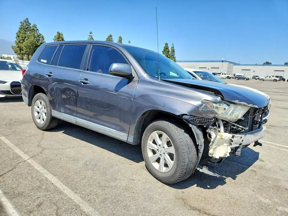 2012 TOYOTA HIGHLANDER BASE  