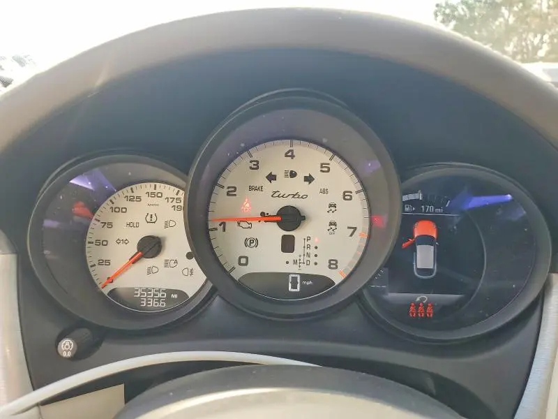 2021 PORSCHE MACAN TURBO  