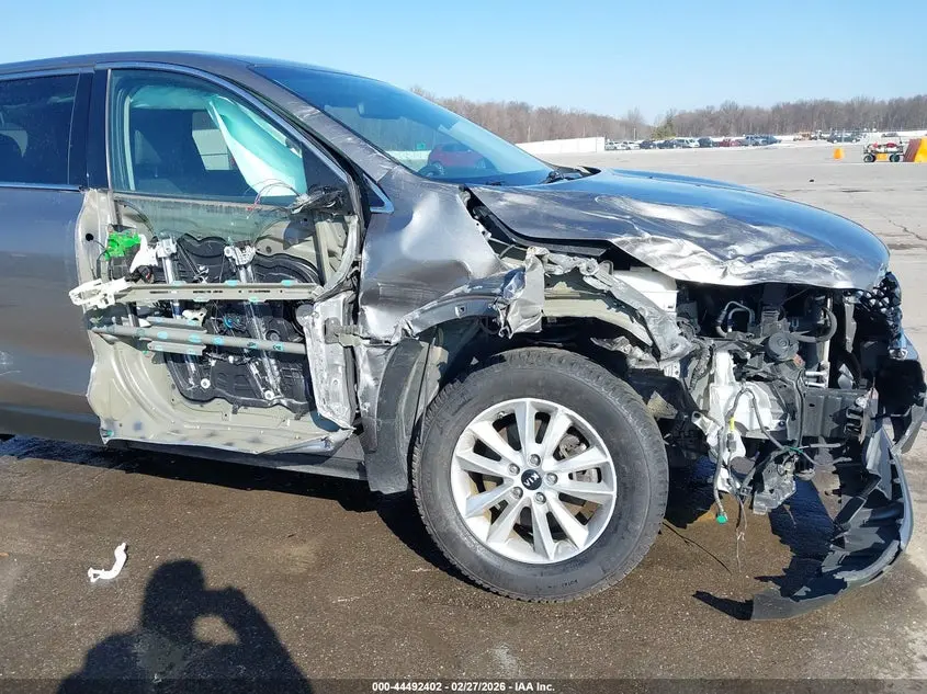 2019 KIA SORENTO 2.4L LX