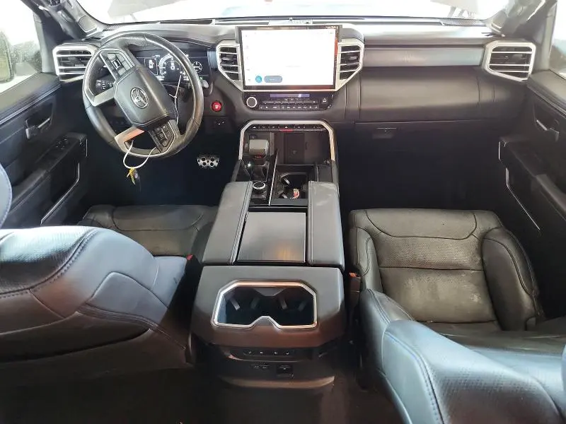 2025 TOYOTA TUNDRA PLATINUM  