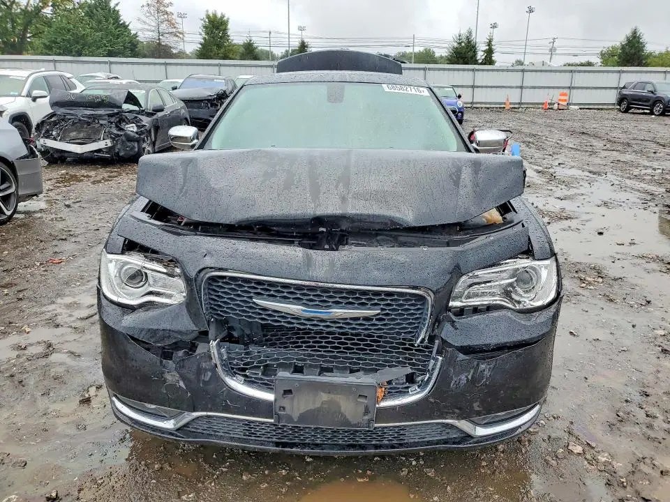 2017 CHRYSLER 300 LIMITED  