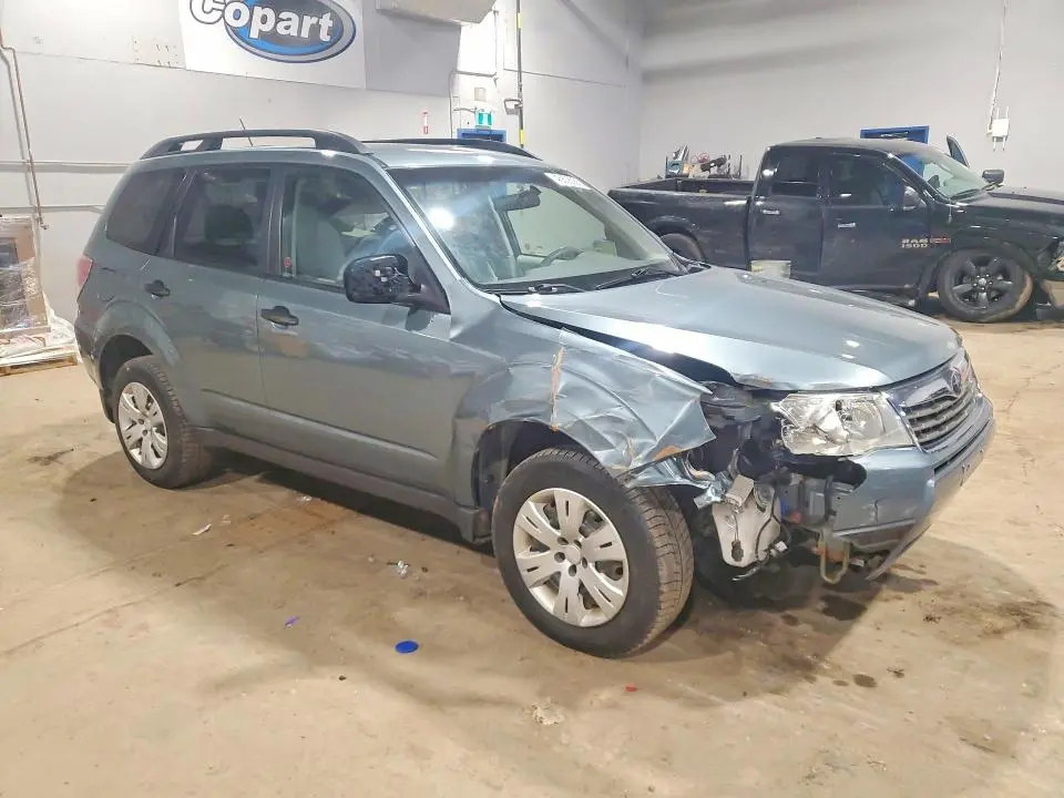2010 SUBARU FORESTER XS  