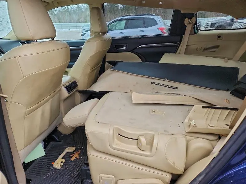 2015 TOYOTA HIGHLANDER LIMITED  