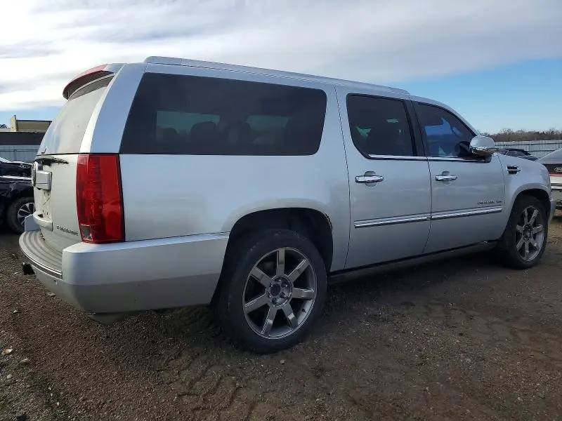 2012 CADILLAC ESCALADE ESV LUXURY  