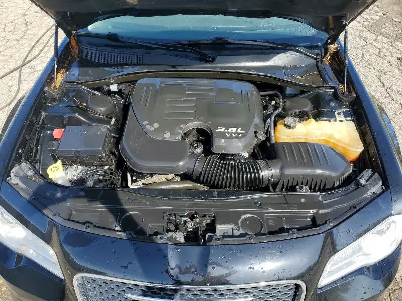 2016 CHRYSLER 300 LIMITED  