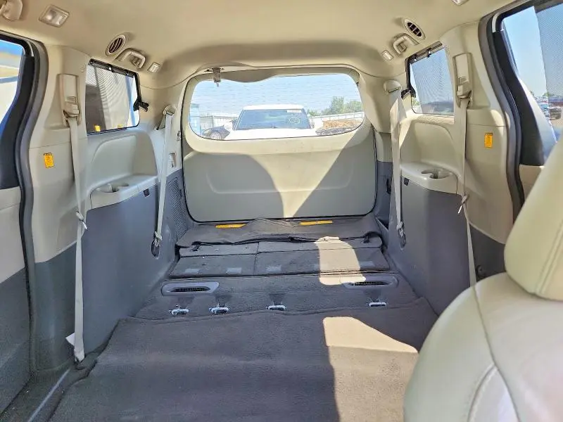 2011 TOYOTA SIENNA XLE 8-PASSENGER  