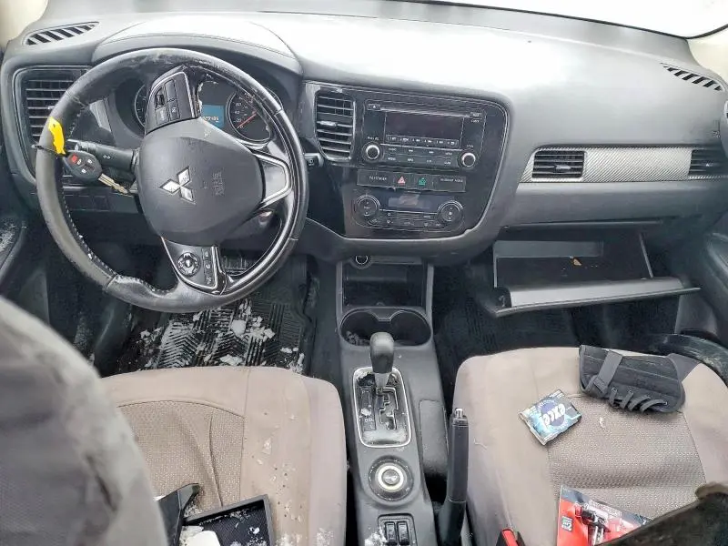 2016 MITSUBISHI OUTLANDER ES  