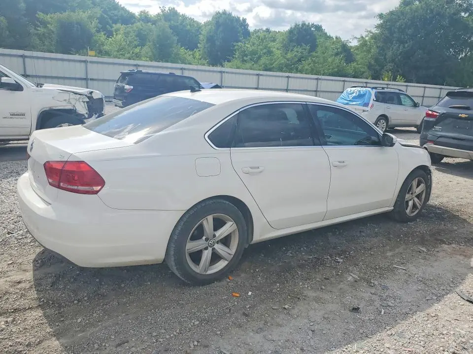 2013 VOLKSWAGEN PASSAT SE  