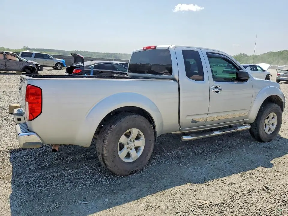 2013 NISSAN FRONTIER S  