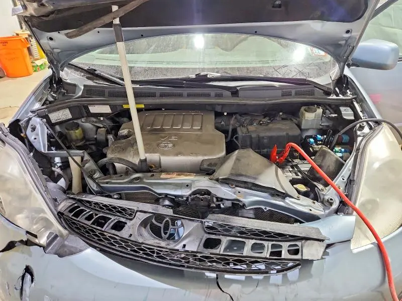 2010 TOYOTA SIENNA XLE  