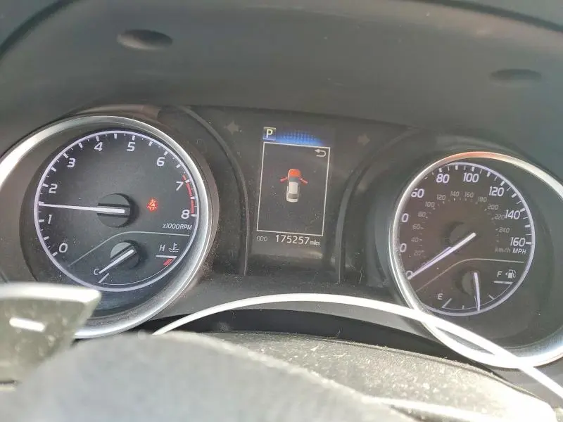 2018 TOYOTA CAMRY SE  