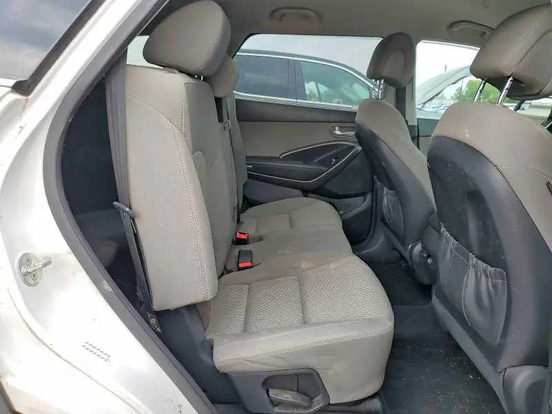 2017 HYUNDAI SANTA FE SE  