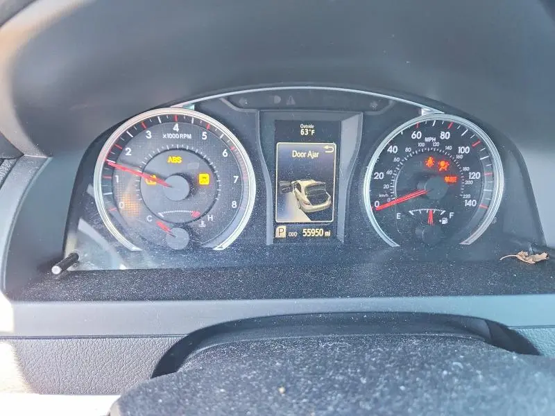 2015 TOYOTA CAMRY SE  