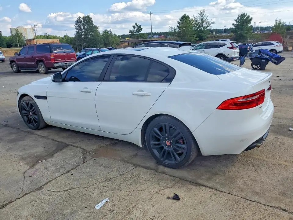 2017 JAGUAR XE PRESTIGE  