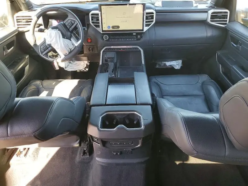 2025 TOYOTA TUNDRA PLATINUM  