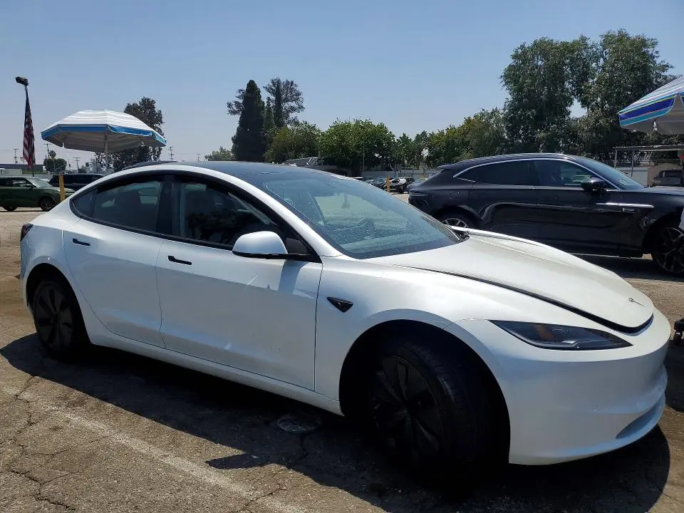 2025 TESLA MODEL 3   