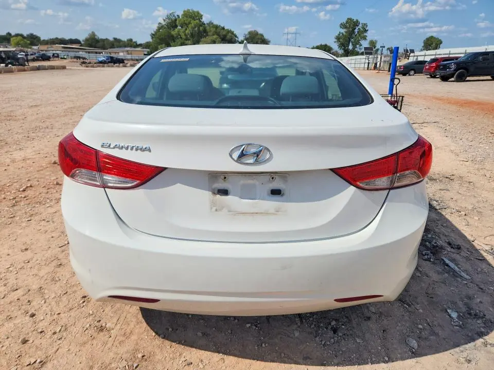 2013 HYUNDAI ELANTRA GLS  