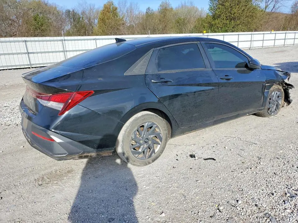 2024 HYUNDAI ELANTRA 4D   
