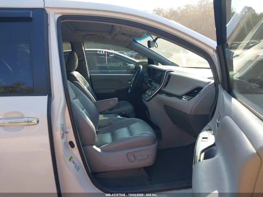 2015 TOYOTA SIENNA XLE PREMIUM 8 PASSENGER
