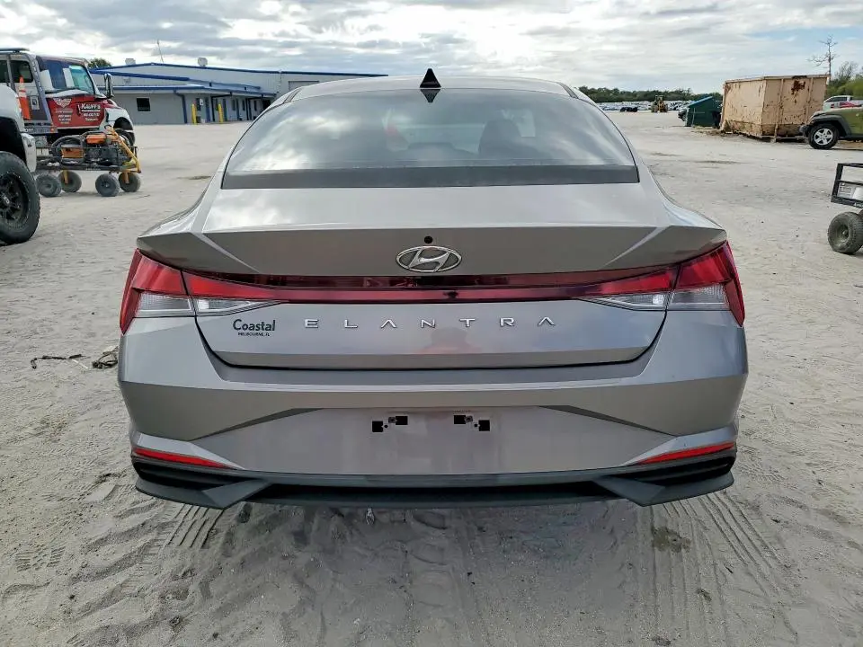2021 HYUNDAI ELANTRA SEL  