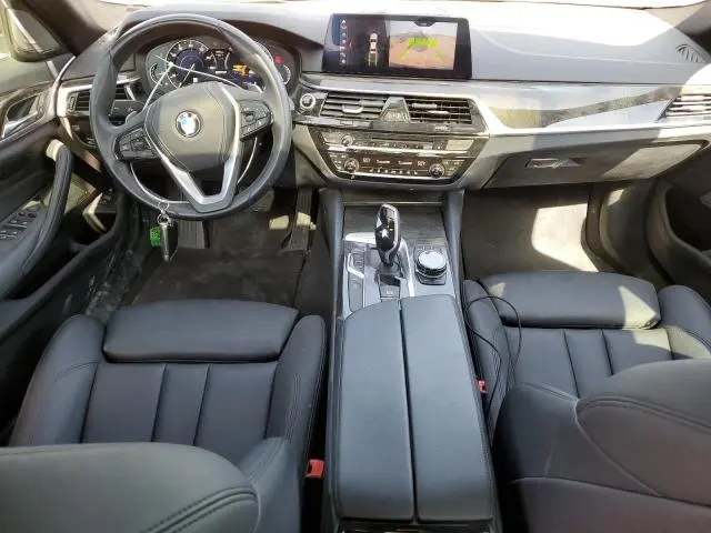 2019 BMW 530E 