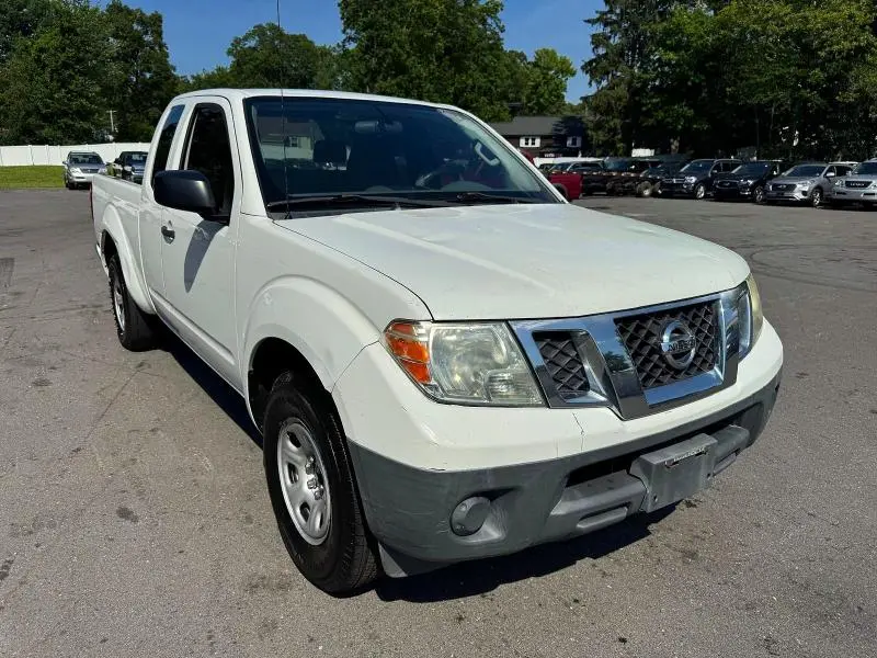 2015 NISSAN FRONTIER S  