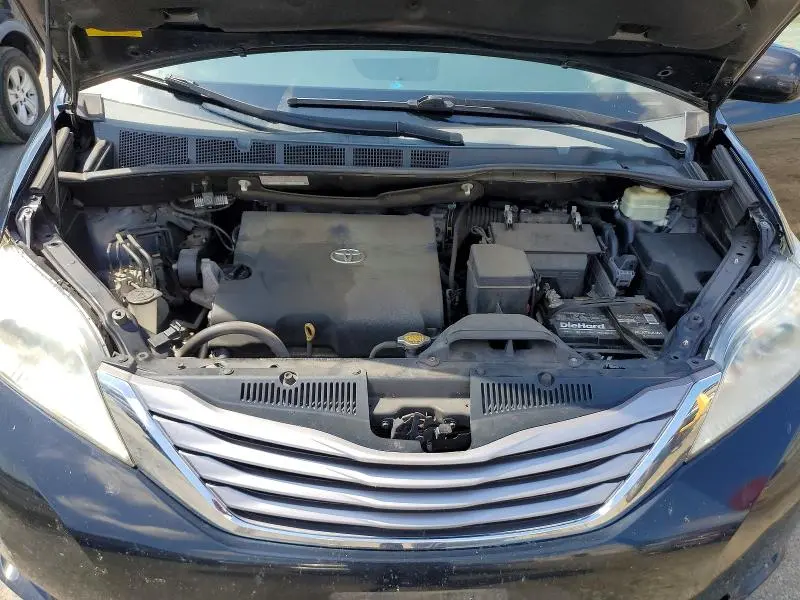 2016 TOYOTA SIENNA XLE 8-PASSENGER  