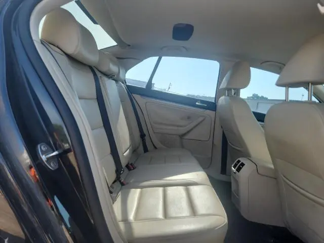 2010 VOLKSWAGEN JETTA LIMITED  