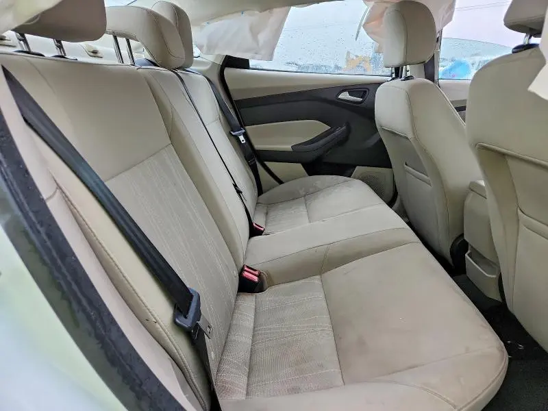 2016 FORD FOCUS SE  