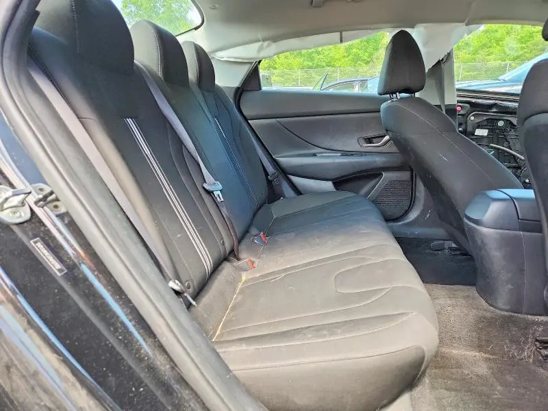 2022 HYUNDAI ELANTRA   