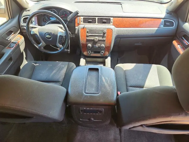 2011 CHEVROLET SUBURBAN K1500 LS  