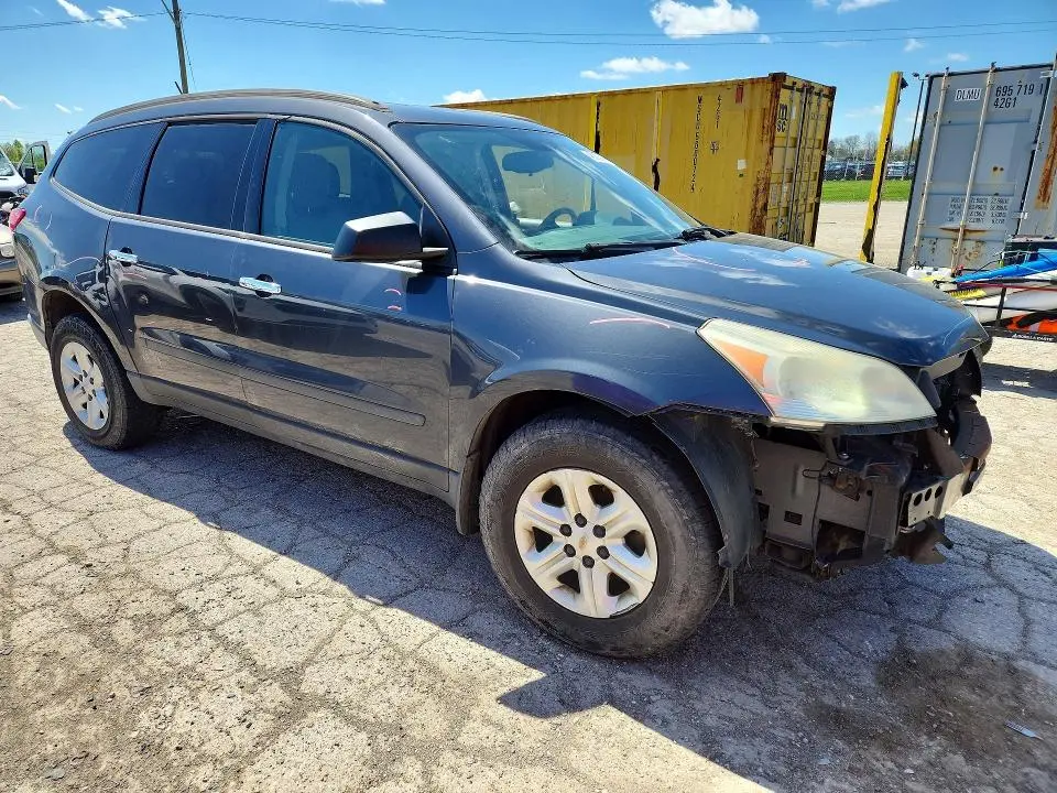 2011 CHEVROLET TRAVERSE LS  