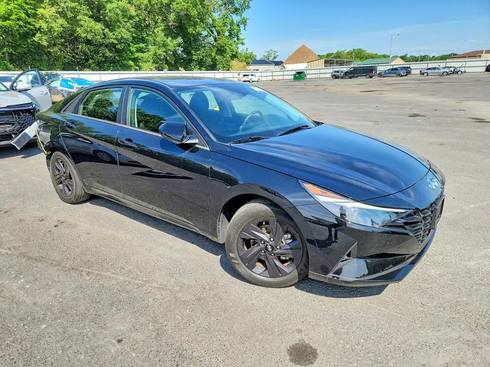 2022 HYUNDAI ELANTRA   