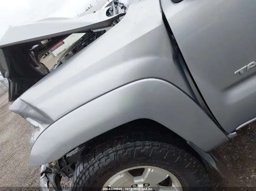 2015 TOYOTA TACOMA BASE V6