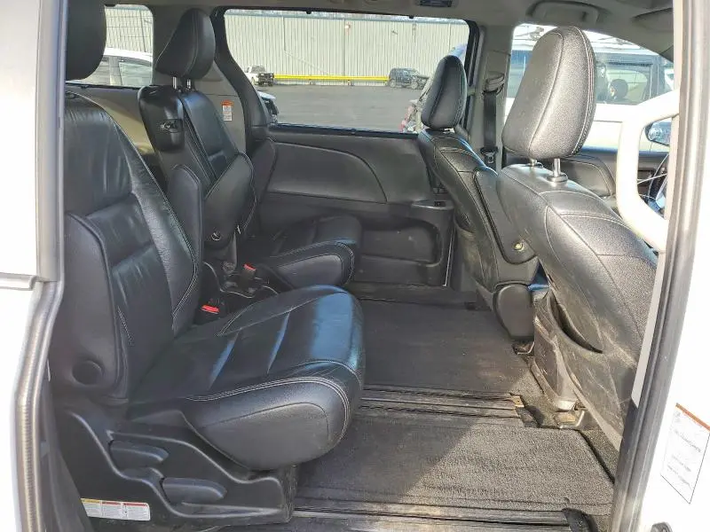 2015 TOYOTA SIENNA SPORT  