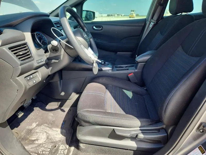 2024 NISSAN LEAF S  