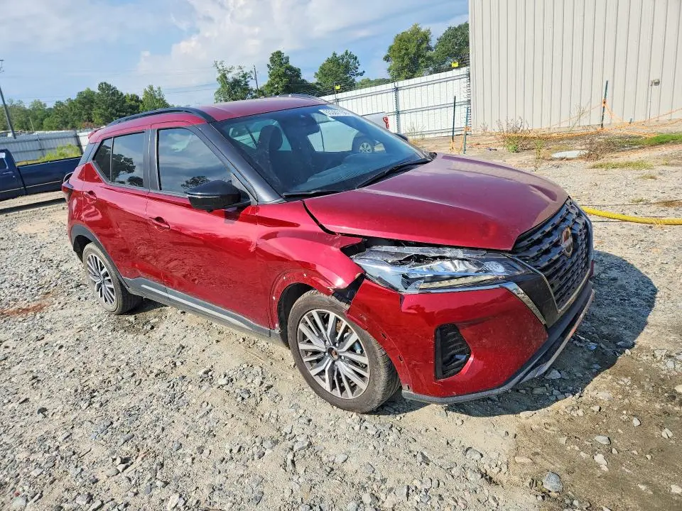 2024 NISSAN KICKS SR  