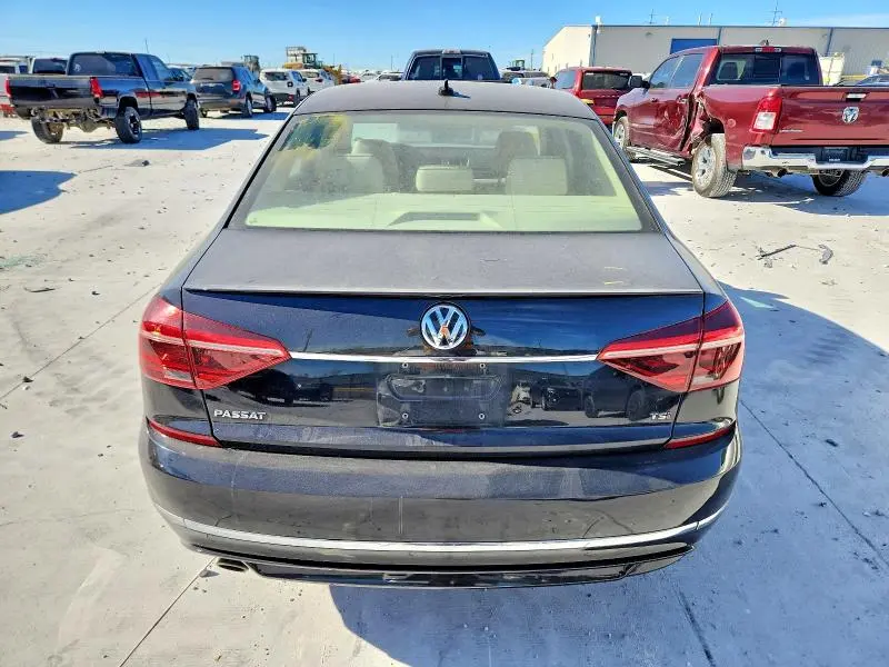 2017 VOLKSWAGEN PASSAT R-LINE  
