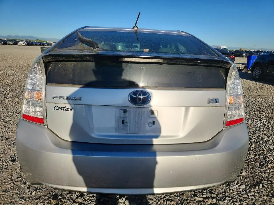 2011 TOYOTA PRIUS THREE  