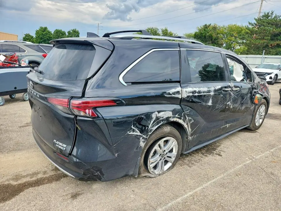 2022 TOYOTA SIENNA PLATINUM 7-PASSENGER  