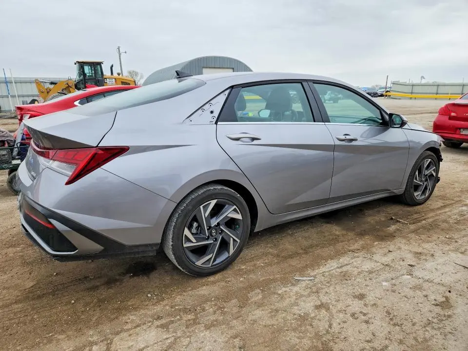 2026 HYUNDAI ELANTRA LIMITED  